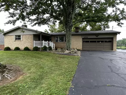 3753 W North Wood Lake Dr, Columbus, IN 47201
