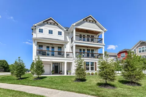 15216 Mystic Rock Dr, Carmel, IN 46033