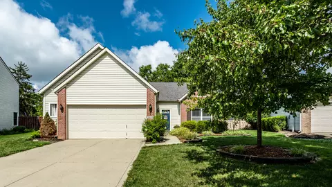 5862 Mill Oak Dr, Noblesville, IN 46062
