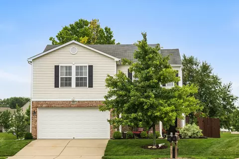 2083 Prairie Sky Ln, Greenwood, IN 46143