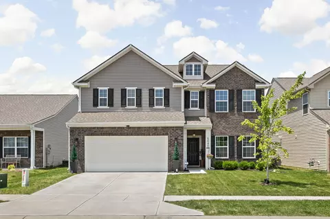 5040 Wildflower Dr, Whitestown, IN 46075