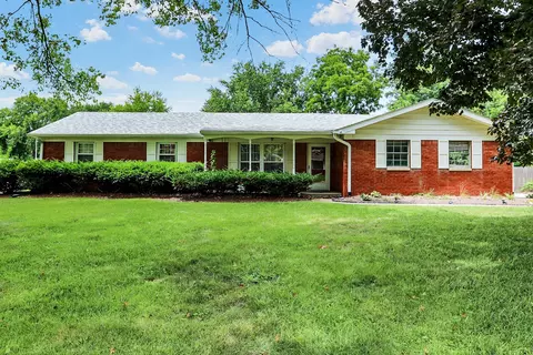 6916 Hi Vu Dr, Indianapolis, IN 46227
