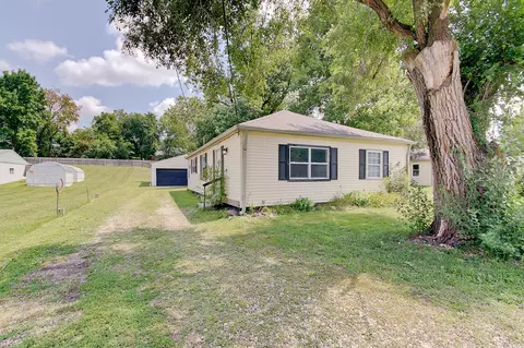 1575 S Morgantown Rd, Greenwood, IN 46143
