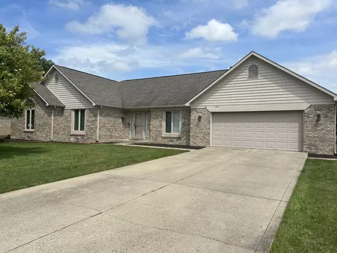 881 Saint Andrews Dr, Avon, IN 46123