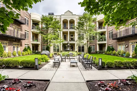 450 E Ohio St #216, Indianapolis, IN 46204