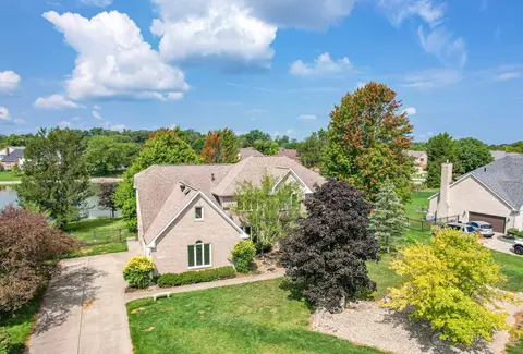 11374 Royal Ct, Carmel, IN 46032