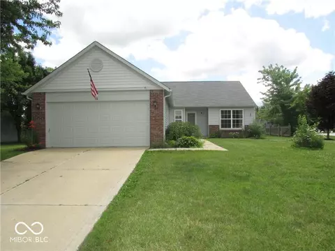 705 Parker Oaks Way, Brownsburg, IN 46112