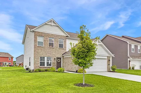 6272 N Woodbury Dr, Mccordsville, IN 46055