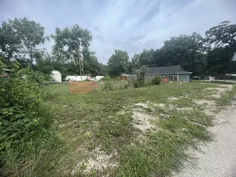 158 Tippecanoe Dr, Noblesville, IN 46062