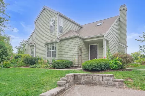 7634 Harbour Isle #B15/U105, Indianapolis, IN 46240