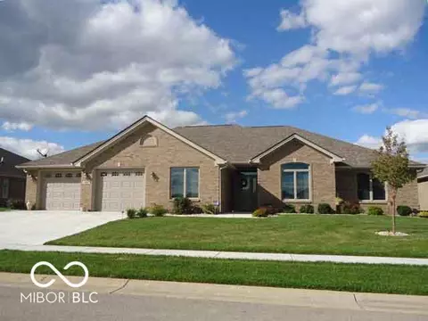 5066 W Quincy Ct, Columbus, IN 47203