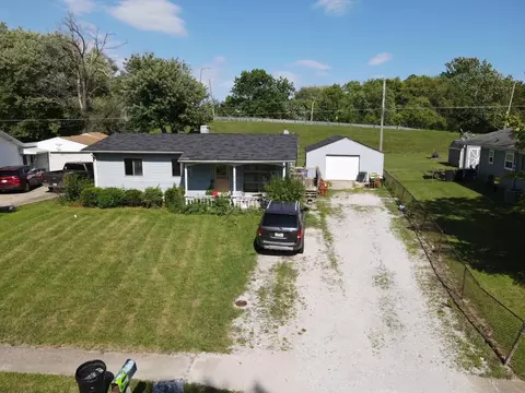 834 Berkeley Dr, Shelbyville, IN 46176