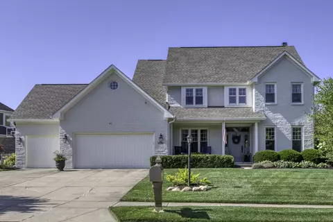 10205 Woods Edge Dr, Fishers, IN 46037