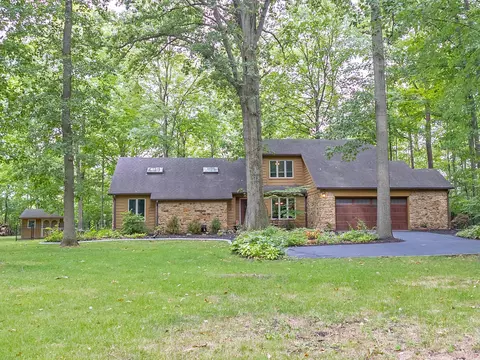 274 Larkspur Ct, Zionsville, IN 46077
