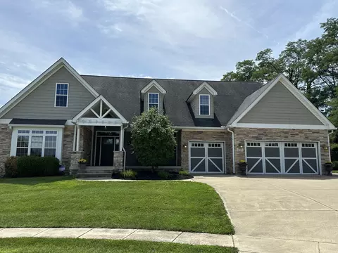 2893 Violet Ct W, Columbus, IN 47201