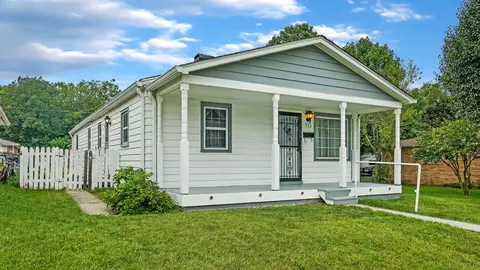 332 N 7th Ave, Beech Grove, IN 46107