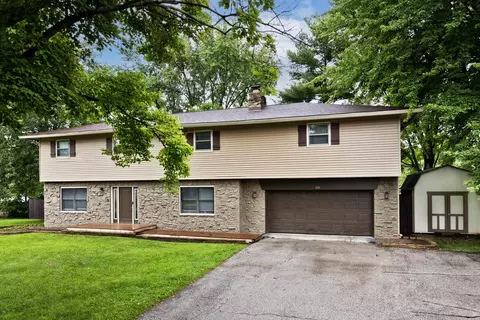 1111 Charles Ct, Plainfield, IN 46168