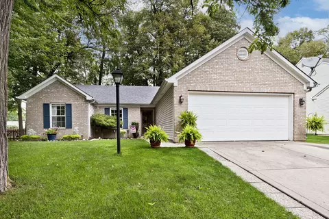6026 Maple Branch Pl, Indianapolis, IN 46221