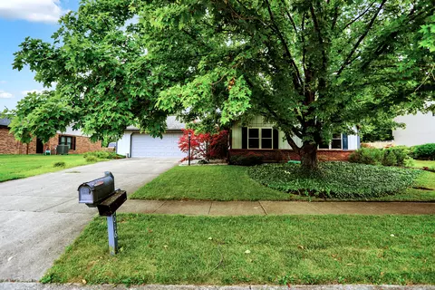 9016 Powderhorn Ln, Indianapolis, IN 46256