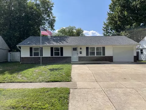1076 Delwood Dr, Mooresville, IN 46158