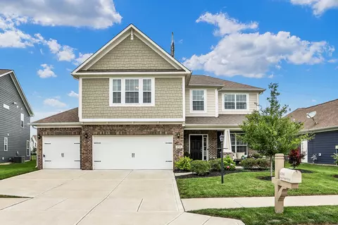 6344 Sugar Maple Dr, Zionsville, IN 46077