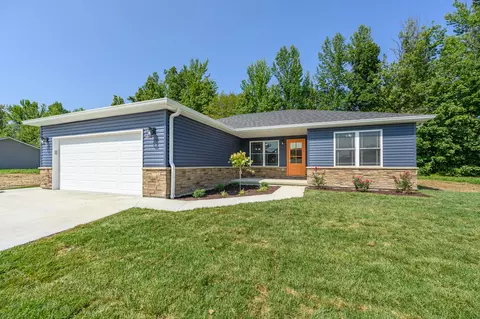 1907 Westbrook Dr, North Vernon, IN 47265