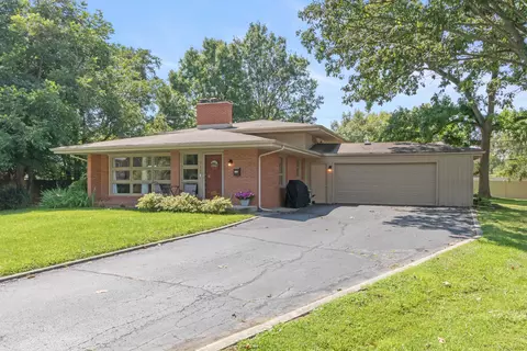 715 Sweetbrier Ct, Seymour, IN 47274