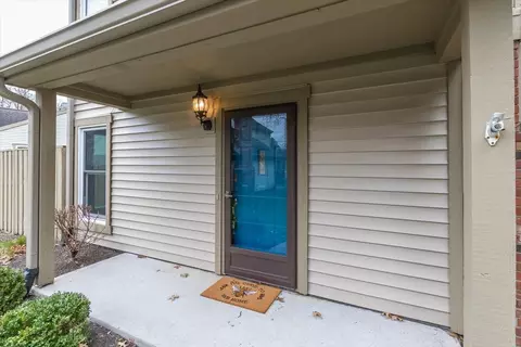 3017 Crimson Ct W, Carmel, IN 46033