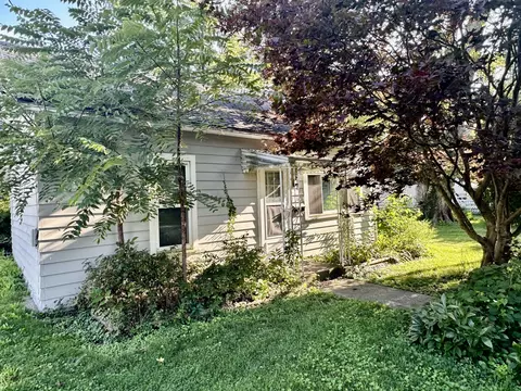 916 Union St, Covington, IN 47932 photo 2