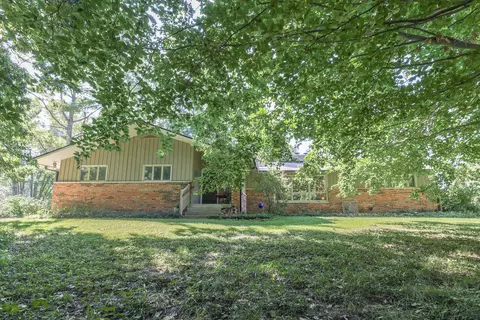 3984 Hickory Ln, Greenwood, IN 46143