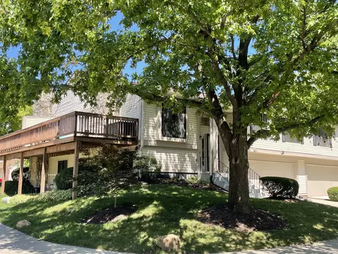 9512 Bay Vista East Dr, Indianapolis, IN 46250