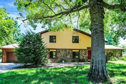 559 Moccosin Rd, Greenwood, IN 46142