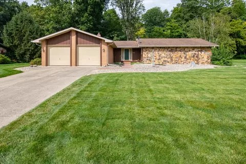 1410 N Lakeview Dr, Frankfort, IN 46041
