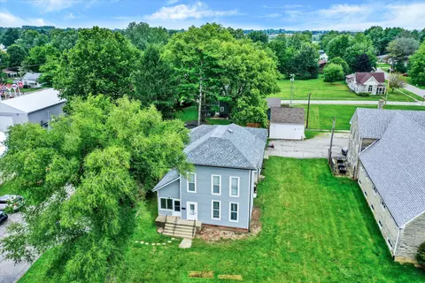 690 E Main St, Whiteland, IN 46184