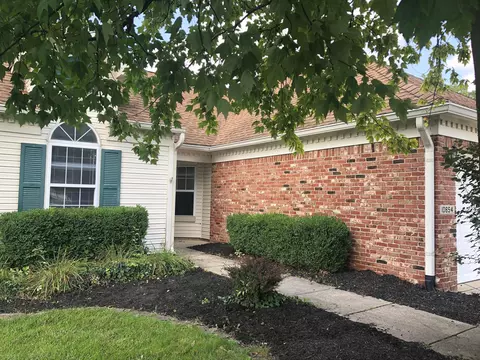 10854 Washington Bay Dr, Fishers, IN 46038