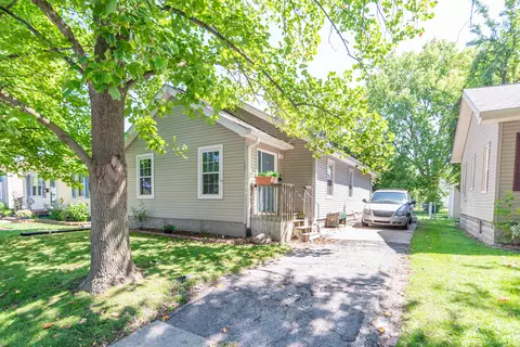 121 N 5th Ave, Beech Grove, IN 46107