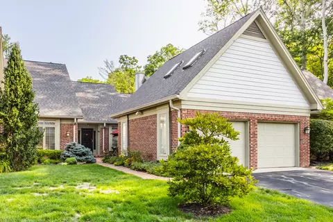 9439 Tamarack Dr, Indianapolis, IN 46260