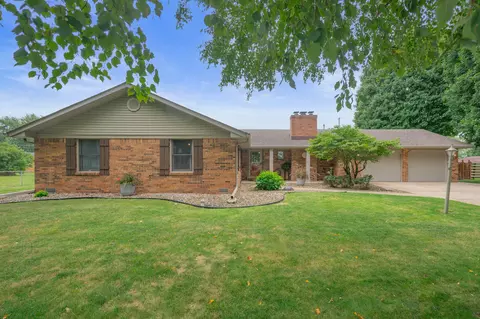 8907 Carriage Ln, Pendleton, IN 46064 photo 4