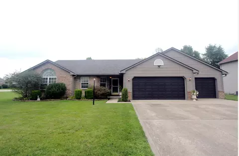 831 Ellington Cir, Greenwood, IN 46143