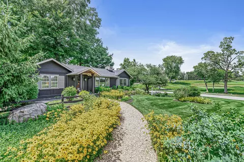 125 Woodland Ln, Carmel, IN 46032
