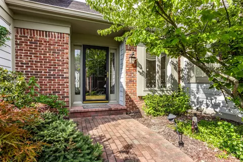 9328 Spring Forest Dr, Indianapolis, IN 46260