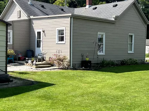 204 E 8th St, Brookville, IN 47012