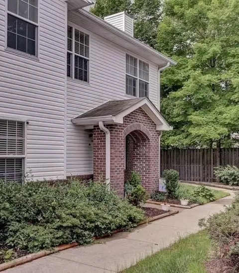 6454 Potomac Square Ln #8, Indianapolis, IN 46268