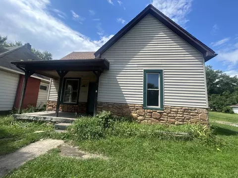 2012 N 22nd St, Terre Haute, IN 47804