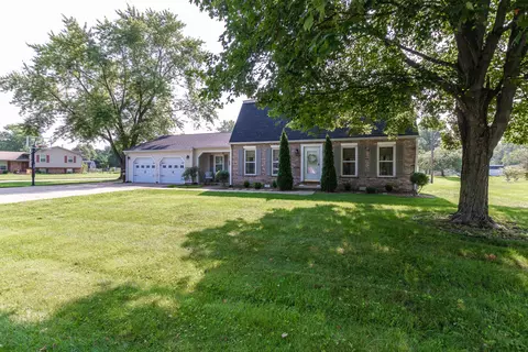 613 Elmina Dr, Columbus, IN 47203