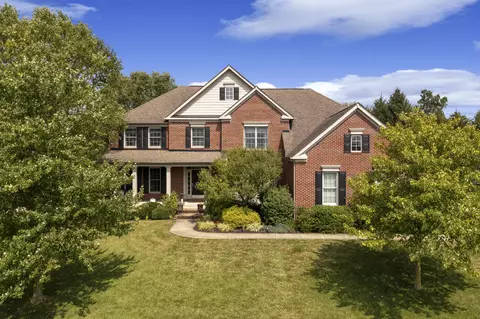 935 Westlake Hills Dr, Columbus, IN 47201