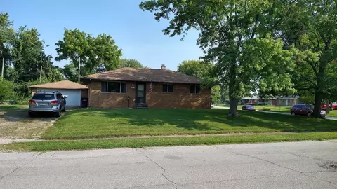 2282 Mann Dr, Beech Grove, IN 46107 photo 2