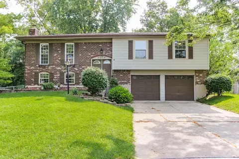 575 Shady Creek Dr, Greenwood, IN 46142