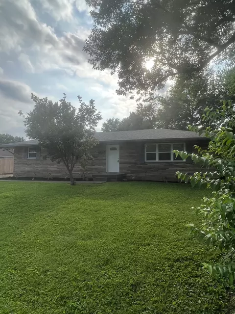 5552 Laurel St, Indianapolis, IN 46227