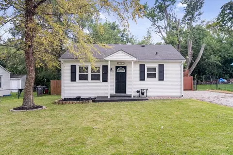 1711 E 37th St, Anderson, IN 46013